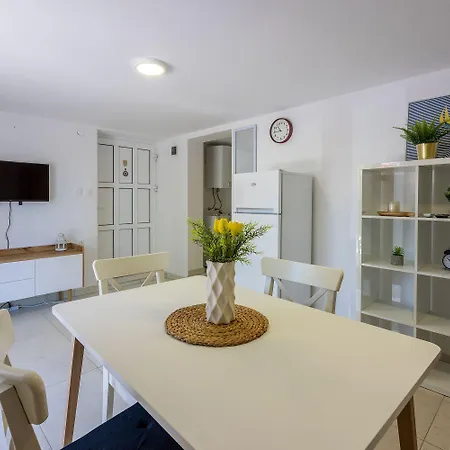 Modernes Nur 300 Meter Zum Mit Grillplatz Und Privatparkplatz *