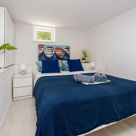 Modernes Nur 300 Meter Zum Mit Grillplatz Und Privatparkplatz Lejlighed Dramalj