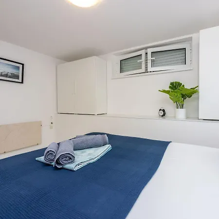 Modernes Nur 300 Meter Zum Mit Grillplatz Und Privatparkplatz Lejlighed Dramalj