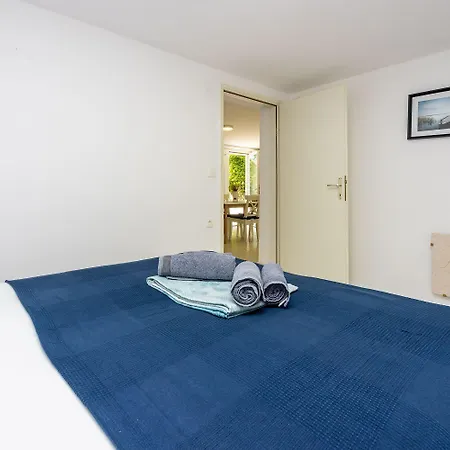 Modernes Nur 300 Meter Zum Mit Grillplatz Und Privatparkplatz *