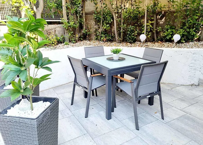 Modernes Nur 300 Meter Zum Mit Grillplatz Und Privatparkplatz Apartment