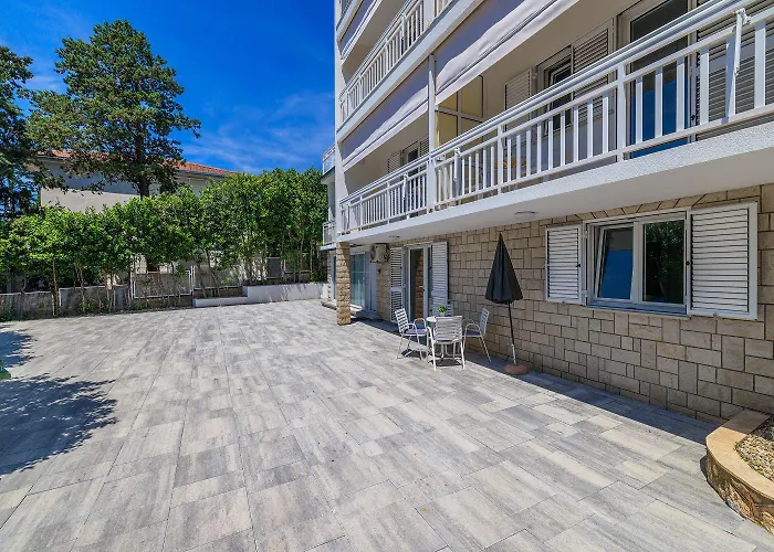 Modernes Nur 300 Meter Zum Mit Grillplatz Und Privatparkplatz *