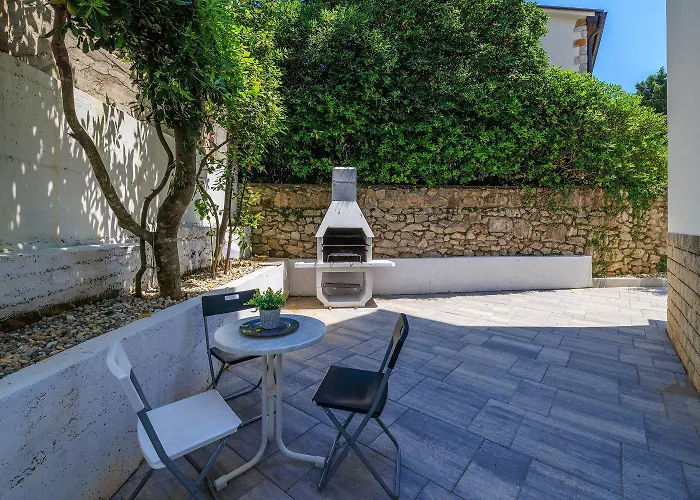 Modernes Nur 300 Meter Zum Mit Grillplatz Und Privatparkplatz Apartment Dramalj