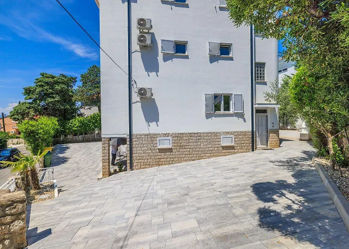 Modernes Nur 300 Meter Zum Mit Grillplatz Und Privatparkplatz Apartment