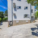 Modernes Nur 300 Meter Zum Mit Grillplatz Und Privatparkplatz Appartement