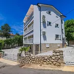 Modernes Nur 300 Meter Zum Mit Grillplatz Und Privatparkplatz