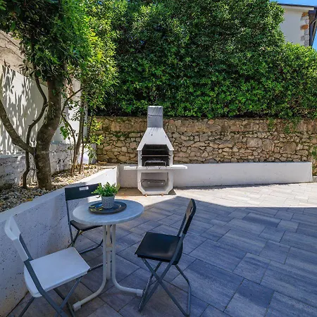 Modernes Nur 300 Meter Zum Mit Grillplatz Und Privatparkplatz Apartment Dramalj